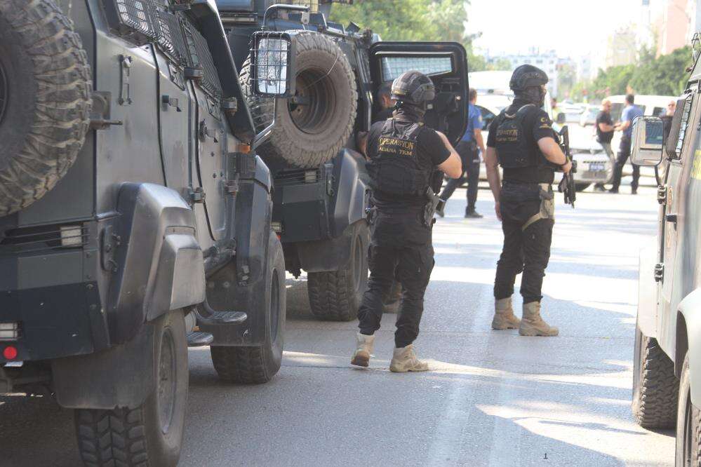 Polisi görünce ortalığı birbirine kattı! Önce ateş açtı, sonra el bombasının pimini çekti 2
